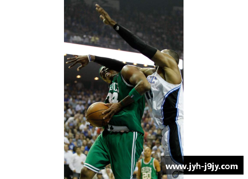 NBA精彩瞬间：恶意犯规集锦，体育场上的硬汉对决